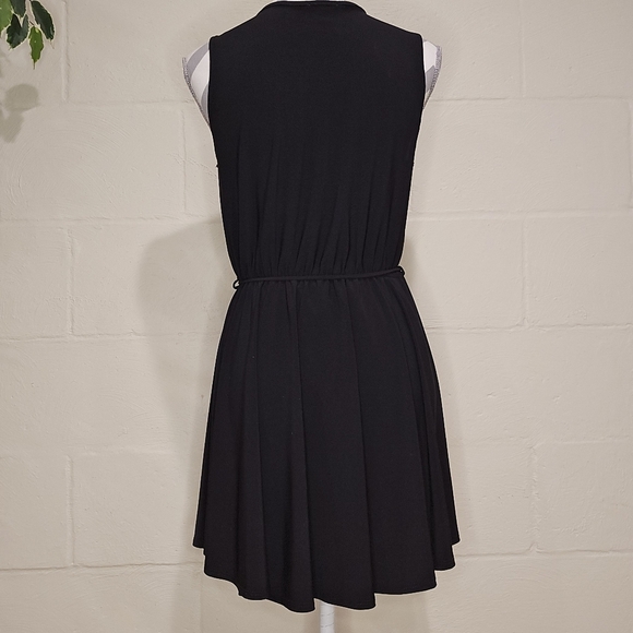 White Birch Women's Romper Sleeveless Wrap Style V-neck Stretch Black Size Small - Picture 3 of 10